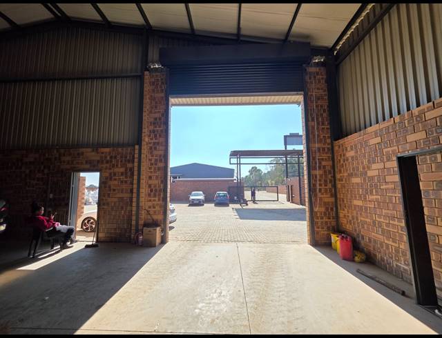 815M² WAREHOUSE TO LET IN AEROTON